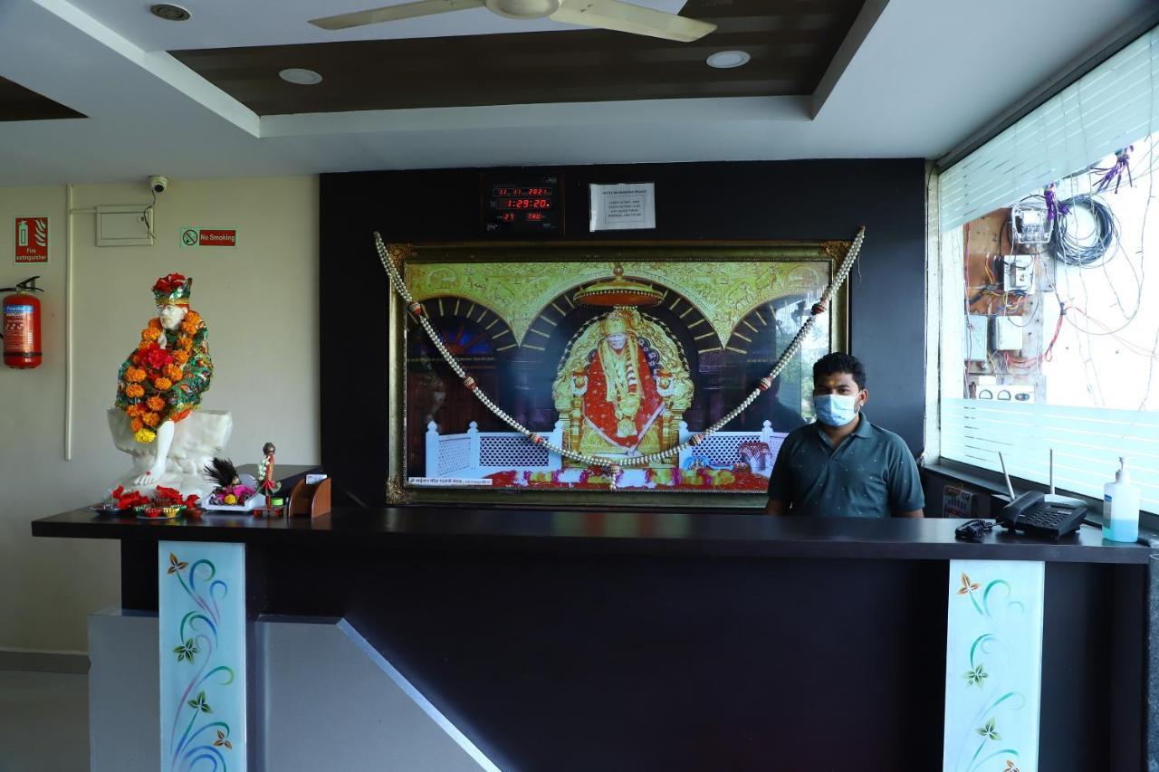 شيردي Sai Madhavi Palace Hotel المظهر الخارجي الصورة